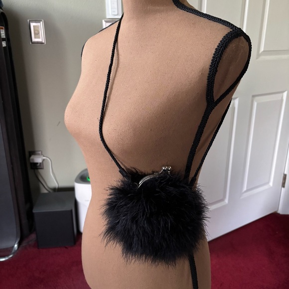 La Regale Handbags - La Regale Ltd Black Feather Furry Evening Bag - Vintage Formal Clutch Purse
